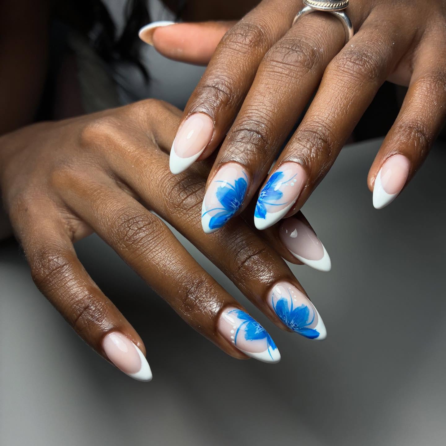 Summer vibe! 🩵
.
.
.
#nails #melbournenails #nailsmelbourne #summernails #blueflower