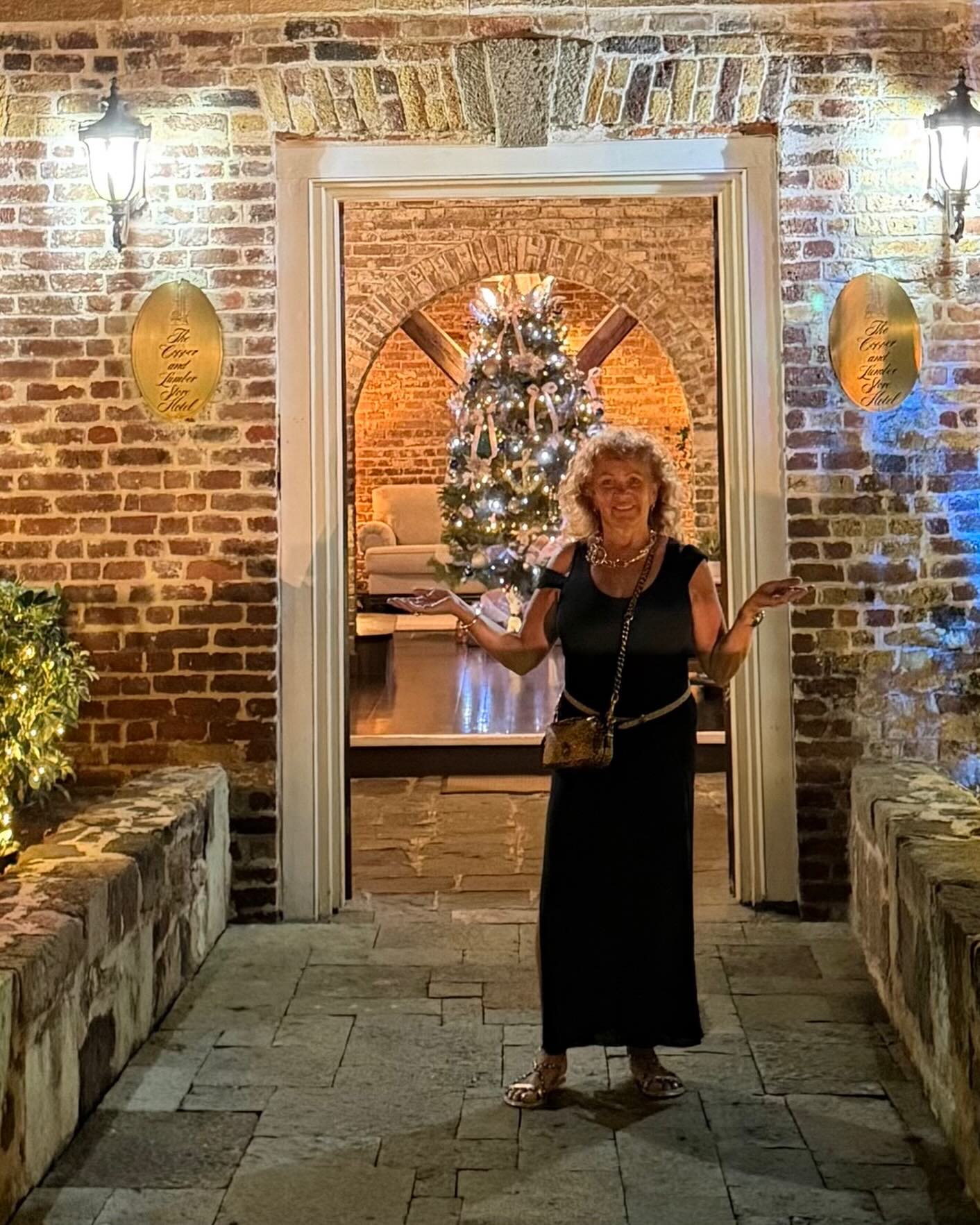 We eventually sailed the leg from South Martinique North direct to Antigua nonstop as we had the perfect weather window. So we arrived in Falmouth 5 days ago now. It’s fairly quiet but plenty of super yachts and we have been busy with friends who live here and the boat, Xmas market, BBQ’s, Tot club etc.
BriZo is now 100% operational as I fitted the new pump to ‘Beauty’ the DC Watermaker and that is now processing water at an acceptable level for its 6th year. Nelsons dockyard looks wonderful as usual. We never get tired of using Antigua as a seasonal base, the French baker even delivers to the back of our yacht each morning so why would we!
We will put BriZo into a marina on Thursday to fly home Friday for Xmas a last minute decision, but back for New Year’s party !