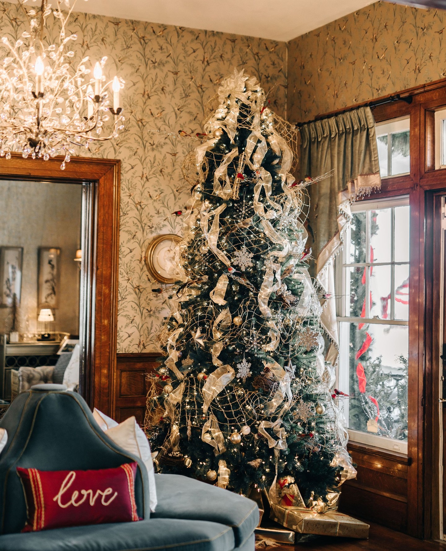 Merry Christmas! 🎄 We hope you have an amazing holiday that's filled with love and warmth.
#holidaydecor #winterdecor #happyholidays