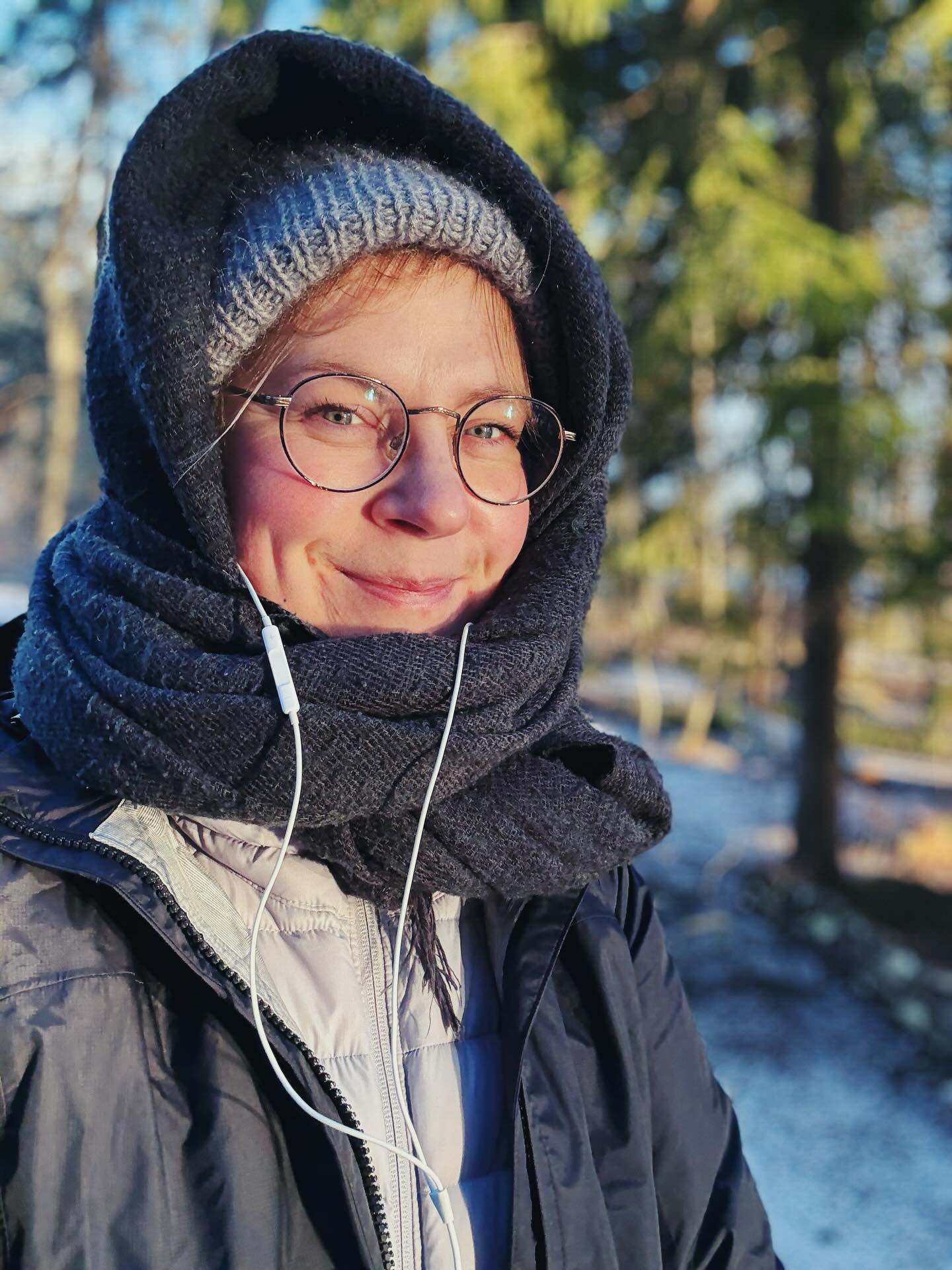 Maaginen auringonpaiste lumihippuineen tuli erityisen tarpeeseen. ✨🙏🏻🥰 #homeisland #lauttasaari