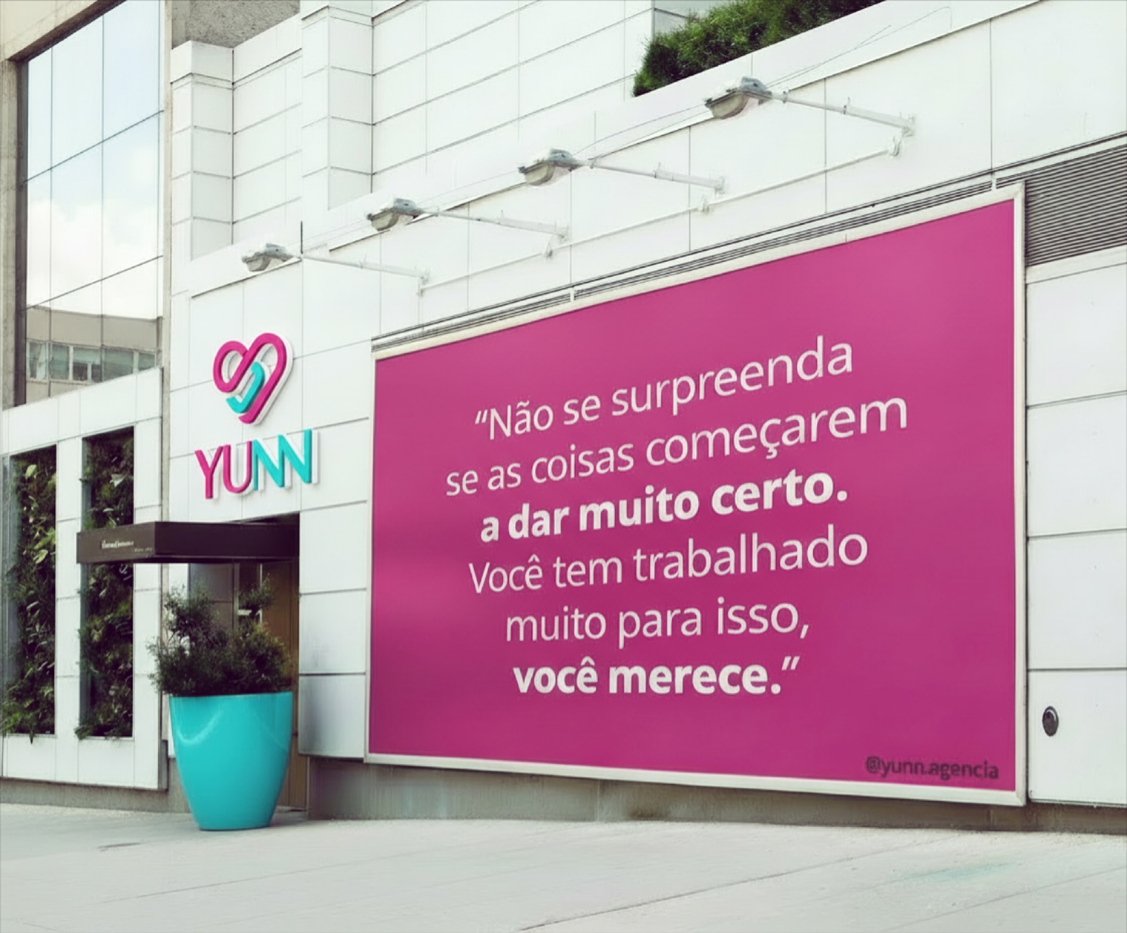 Engraçado como o “do nada” sempre vem depois de noites longas, poucas views e muita live aberta. 😅🤪
#yunnagency #streamer #lives #constancia #trabalhoreal