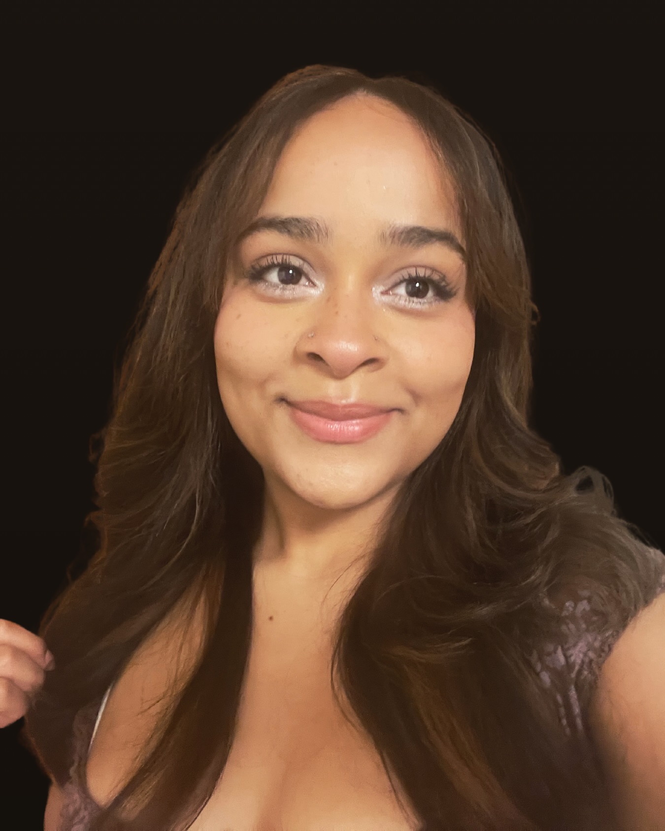 Meet Jayda āØ
Jayda is stepping into our Salon Coordinator & Client Experience role, where her focus will be learning and supporting the full Catalina experience, from the first hello š to the final mirroršŖcheck.
As she settles into the role, youāll see Jayda guiding clients through our check-in process, offering mimosa, coffee or water, making sure youāre comfortable, and ensuring every detail feels thoughtful, calm, and elevated. The goal is simple: you feel taken care of the moment you walk through our doors š«¶
Behind the scenes, Jayda will also be supporting our stylists where needed, assisting with shampooing, prep, and salon flow, helping each service move seamlessly while keeping the energy polished and relaxed.
Jayda is a licensed hairstylist who graduated from tech school and quickly gained hands-on salon experience, beginning as a shampoo assistant and progressing into styling. Sheās currently studying for her Bachelorās degree in Marketing at Moravian University, bringing a growing understanding of brand, service, and guest experience into everything sheās learning here at Catalina.
For now, her focus is learning the rhythm of the salon and mastering the guest experience. Down the road, sheāll also begin taking clients after completing Blow Dry Boot Camp š (our new hire training program launching in 2026).
Weāre excited to welcome Jayda as she grows into this role and becomes a familiar, friendly face during your visits!