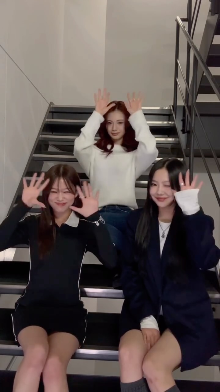 2025年ラストは #ホワイトラブ ❄️。✧。・゚
#iScream #RUI #YUNA #HINATA