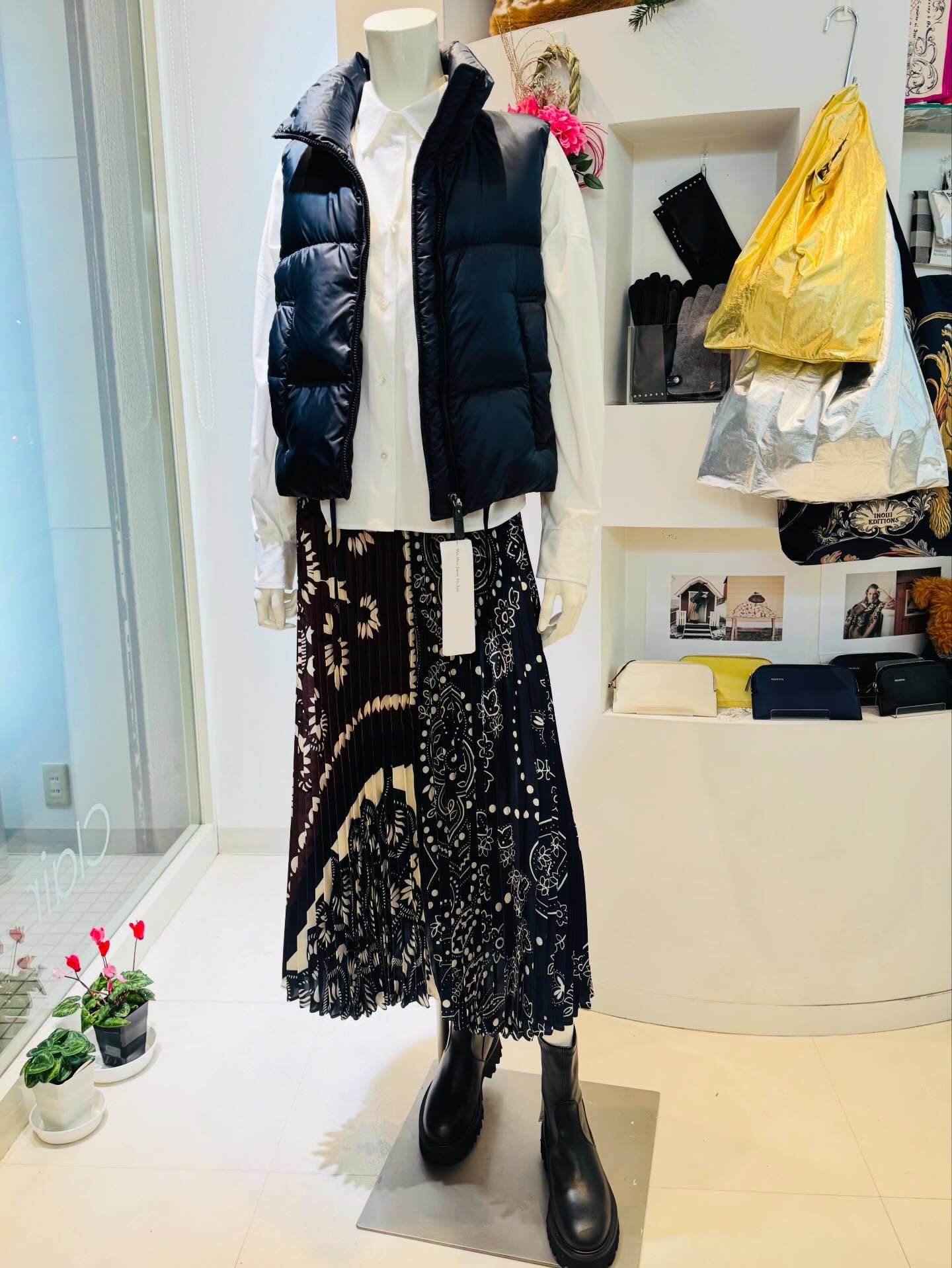 2026 Early Spring
ダウンベスト#'smaxmara
ブラウス、スカート#weekendmaxmara
#長岡セレクトショップ
#セレクトショップ
#レディースファッション
大人コーデ
大人スタイル
大人可愛い
アラ40コーデ
アラ50コーデ
アラカンコーデ
大好きコーデ
おしゃれ大好き