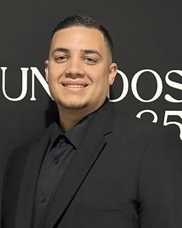 Great to see that one of our New American Leadership Academy graduates was recently featured in New American Magazine!
Congratulations, Carlos!
Copy and paste this link to see the article:
https://tinyurl.com/4ztm6yv3
