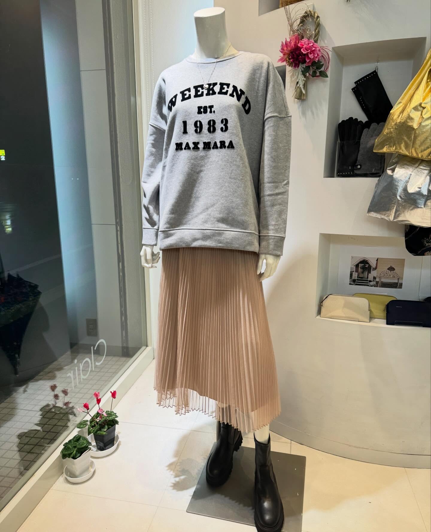 2026 Early Spring
スウェット、スカート#weekendmaxmara
#長岡セレクトショップ
#セレクトショップ
#レディースファッション
#大人コーデ
大人スタイル
大人可愛い
アラ40コーデ
アラ50コーデ
アラカンコーデ
大好きコーデ
おしゃれ大好き