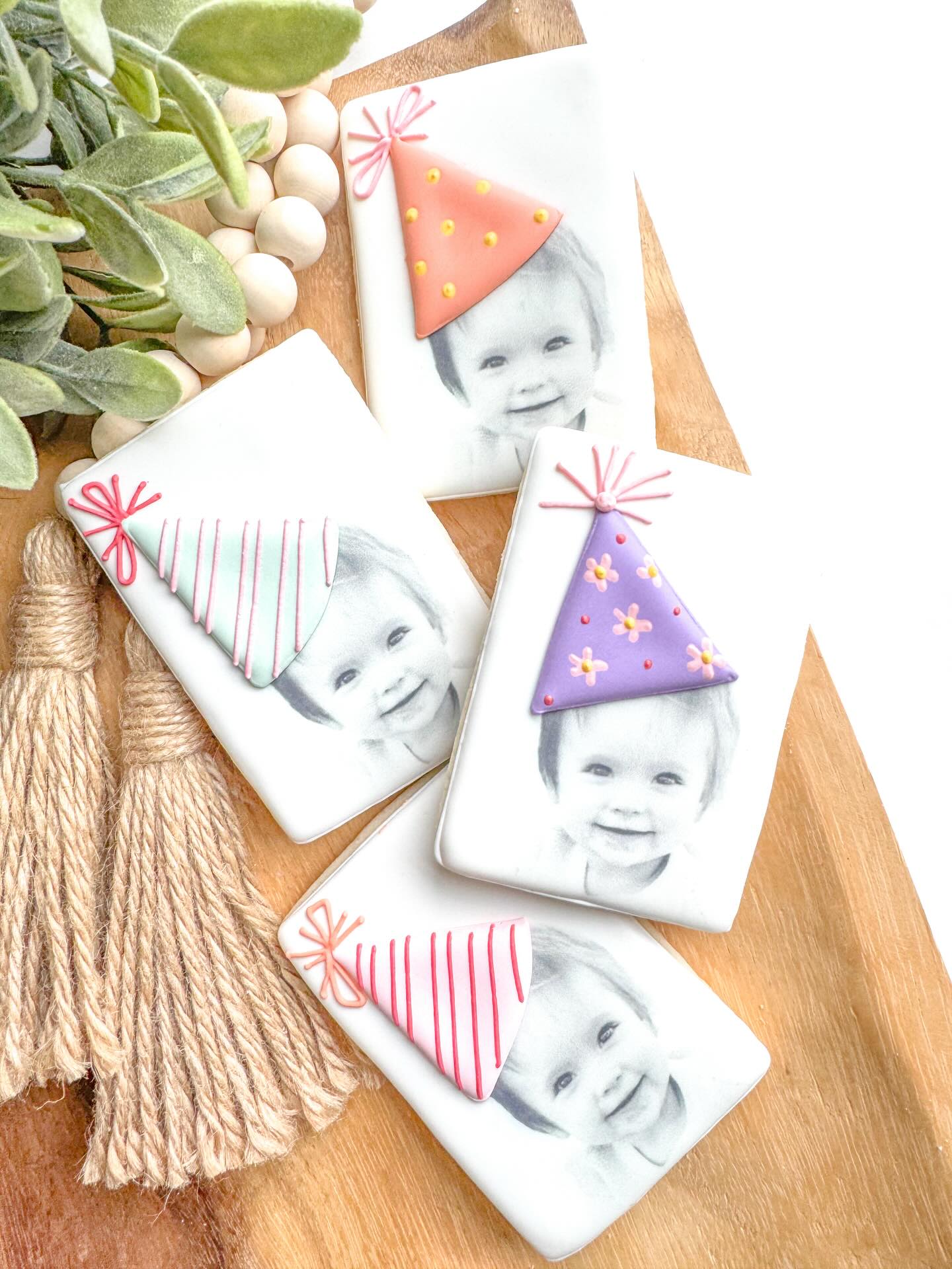 I T S M Y P A R T Y • did you know you can personalize your cookies with a photo? Such a fun touch to take any custom set over the top!! Custom royal icing cookies are the perfect (and delicious) addition to any celebration
••
Interested in Ruby Lou Company custom sugar cookies for your next event- please submit your request at www.rubyloucompany.com