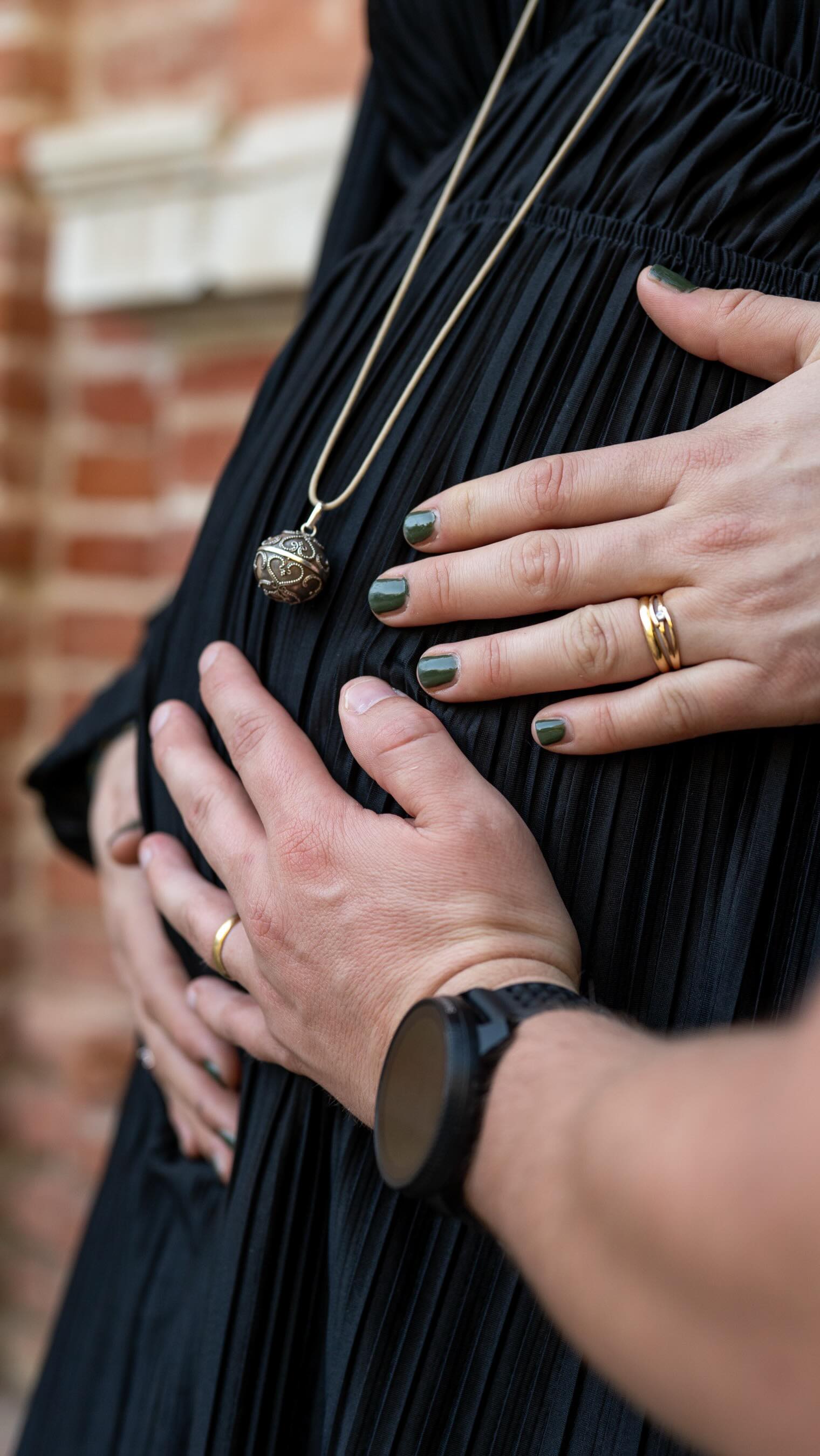 Ta famille grandit vite et tu veux figer l’instant ? C’est par ici 🌻🫶🏻
.
.
.
#instantsdevie
#photographer
#shootingfamille
#toulouse
#nikon