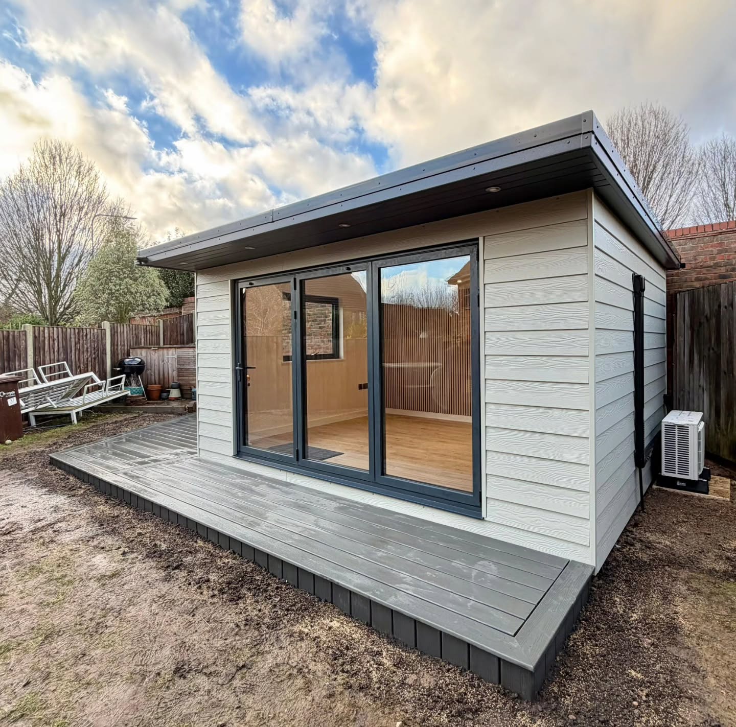 Our latest project is complete! A glorious 4x3m music teaching studio 🎶🎹
Completed with the following
🔸️ 3.0m aluminium bifolds
🔸️ Mitsubishi air con system
🔸️ @trexcompanyuk composite decking
🔸️ @cedraluk cladding
🔸️ @naturewall acoustic slatted panelling
Give us a shout if you'd like something similar!
📞 01508 501170
#Readgardenrooms #GardenRoom #musicroom #studio #norwich