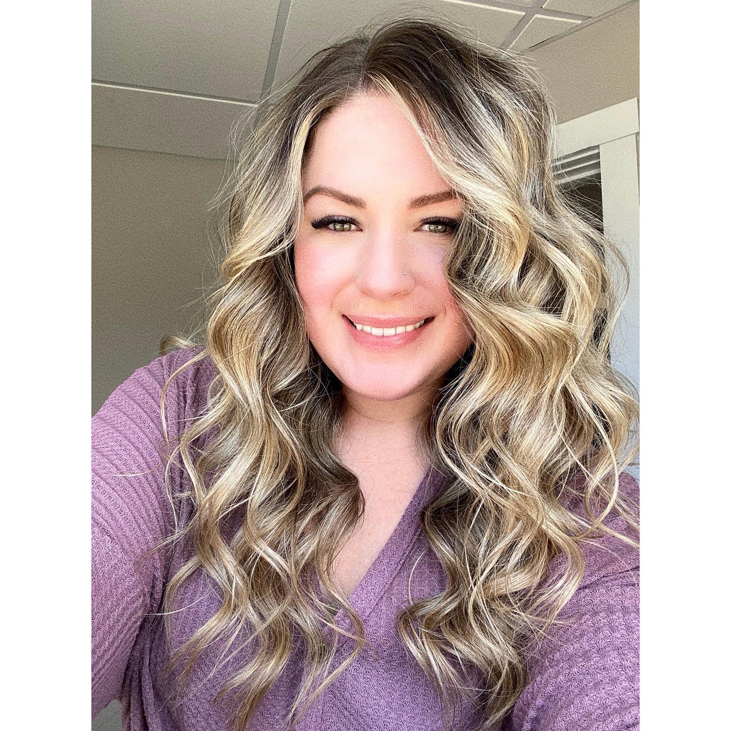 So, a year ago today I took my last client before temporarily shutting down my little baby business. I thought I’d be home for just 2 weeks — LOL. Nope. Fast forward 94 days later, I was finally able to return to work and begin taking clients again (at a new location, which I am beyond grateful Brianna gave me the opportunity to move into BX3 and share an amazing space with her!).
This has been a wild year to say the least, but I don’t have to tell you that. Despite a 3 month shut down and worldwide pandemic, I am so lucky to be able to see my longtime clients again and to have met so many new clients. Although I have realized we don’t even know what the lower half of eachothers’ faces look like, which is super weird when you think about it haha. I really hate taking pictures of myself 🥴 (hence why there is very little of my face here on my IG) BUT I actually did my hair today and the sun was out, so here yaaa go— this is me without the PPE & messy bun 😅
Basically, I wanted to say... THANK YOU for trusting me to keep you safe this past year during this scary time and allowing me to help you feel like the best version of yourself whether that be by getting lashes, brows, or a spray tan, all while keeping me busy and supporting my small business 🥰