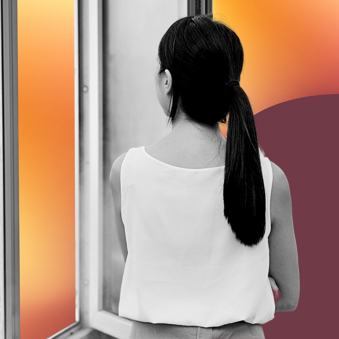 In our newest edition of “The Climate Therapist”, clinician Leslie Davenport @ldavenportauthor responds to a reader who is experiencing sky-high anxiety about another ‘horror summer’ in Western Australia (link in bio - under ‘Newsletter’).
This piece explores how getting stuck on high alert erodes our energy and prevents us from engaging with life. But as Leslie suggests, with tools and practical strategies, we can grow our mental, emotional, and existential capacities. And we can all learn how to create practices that show us how to welcome, honor, validate, and process our fears, while also helping to contain them.
Our form is always open and completely anonymous, so submit any and all of your burning questions at the top link in our bio!