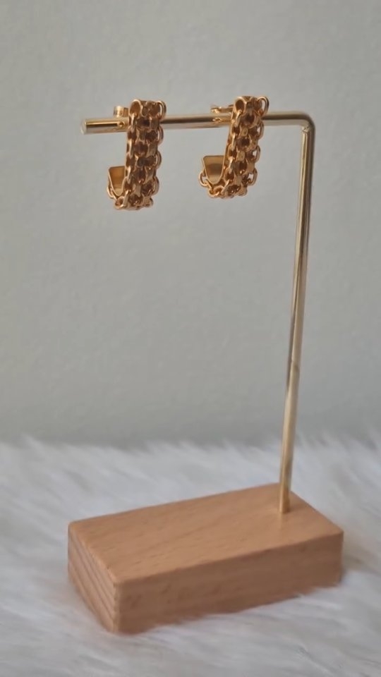 POV: You just found your new favorite earrings 🌸