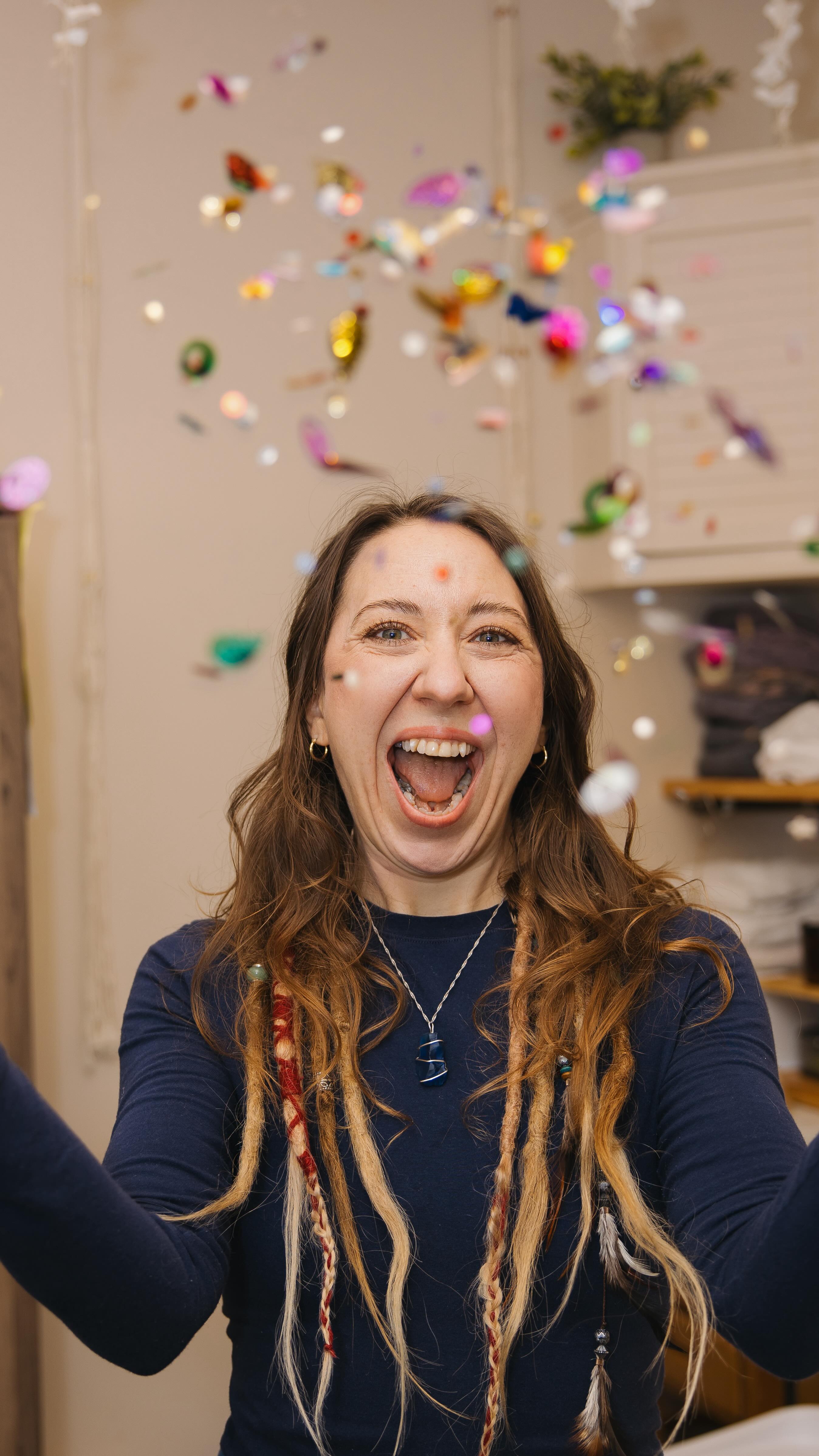 Start date night off with a little relaxation. The Express Glow Up is the perfect way to set the tone for your evening of celebrating love 🫶🏻 🌱🫧 book online now using the link in my bio