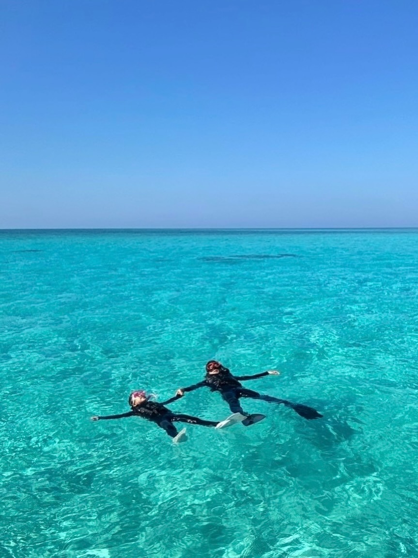 イフ🩵
《 世界に誇る日本一の海“ヤビジ”で
一生の思い出に残る体験を🌏🩵》
▼マーリンのオススメポイント
⑴ 安全第一でご案内🛟
厳しい安全基準をクリアした業者だけが認定される
“マル優”に指定されています
ガイドは定期的に安全講習実施中。
⑵ ヤビジまで一番近い港出発⛴️
半日ツアーで旅行のスケジュールが組みやすく
船酔いが心配な方にもオススメです!
⑷初心者・女性にも優しい🥰
女性スタッフも在籍、
各資格を持ったガイドがご案内!
⑸当日のベストポイントへご案内🐢
海を知り尽くした宮古島育ちの船長が
数あるシュノーケルポイントから
その日のベストコンディションへ向かいます!
▼ツアーメニュー
・八重干瀬シュノーケルツアー
・八重干瀬スキンダイビングツアー
・八重干瀬体験ダイビングツアー
・スキンダイバー講習
→ 各ツアーに𝗘𝗖𝗢プラン(割引)あり
▼𝗘𝗖𝗢プラン 〜環境に優しくお得に遊ぼう🧡〜
各ツアーメニューに適応可能
𝟭.ツアー料金¥𝟭,𝟱𝟬𝟬引き
𝟮. 𝗘𝗖𝗢ルールを守っていただける方
※𝗘𝗖𝗢ルールはHPにてご確認ください
▼ ご予約方法
InstagramトップページのリンクからHPへ
※DMは対応しておりません。
▼船長アカウント
こちらでもツアーの様子をリアルタイムで発信中!
🚢:@marlin_nakasato
▼スタッフアカウント
スタッフ目線のツアーの様子やオフを発信中!
👫🏽:@staff_marlin_miyakojima
#ヤビジツアーマーリン
#宮古島 #八重干瀬 #ヤビジ
#宮古島旅行