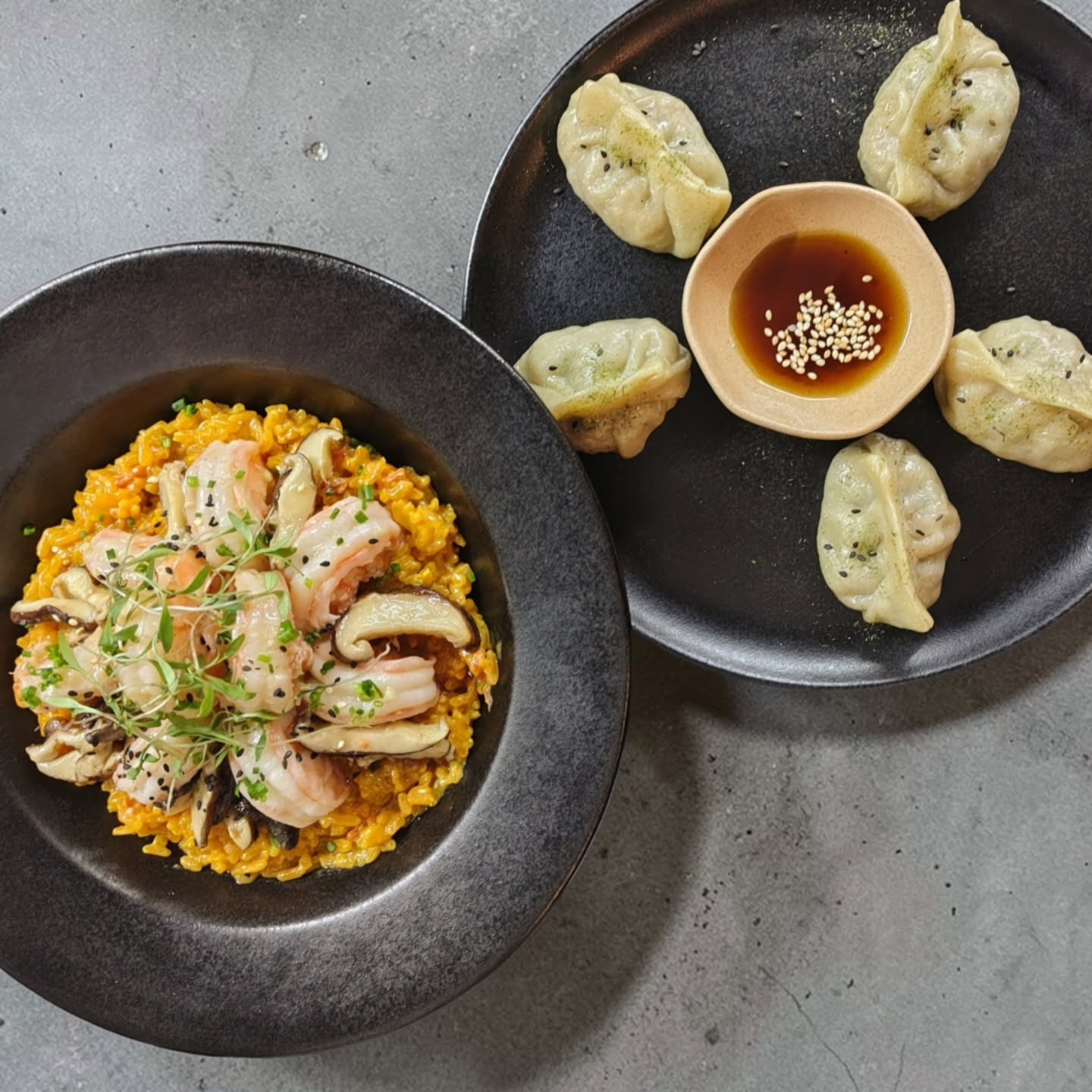 Nuestras clásicas gyozas de cerdo, van perfectas con el el arroz cremoso con langostinos.
#restaurantesbogota #bogotafoodie #comida #planesbogota #foodie