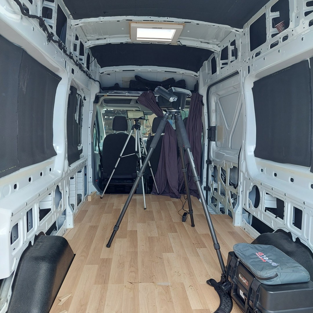 Vom Kastenwagen zum Camper.
Ford Transit Bj. 2018 L3H2
Kundenwunsch:
Dusche, WC, Hundebox, querschlafen,...