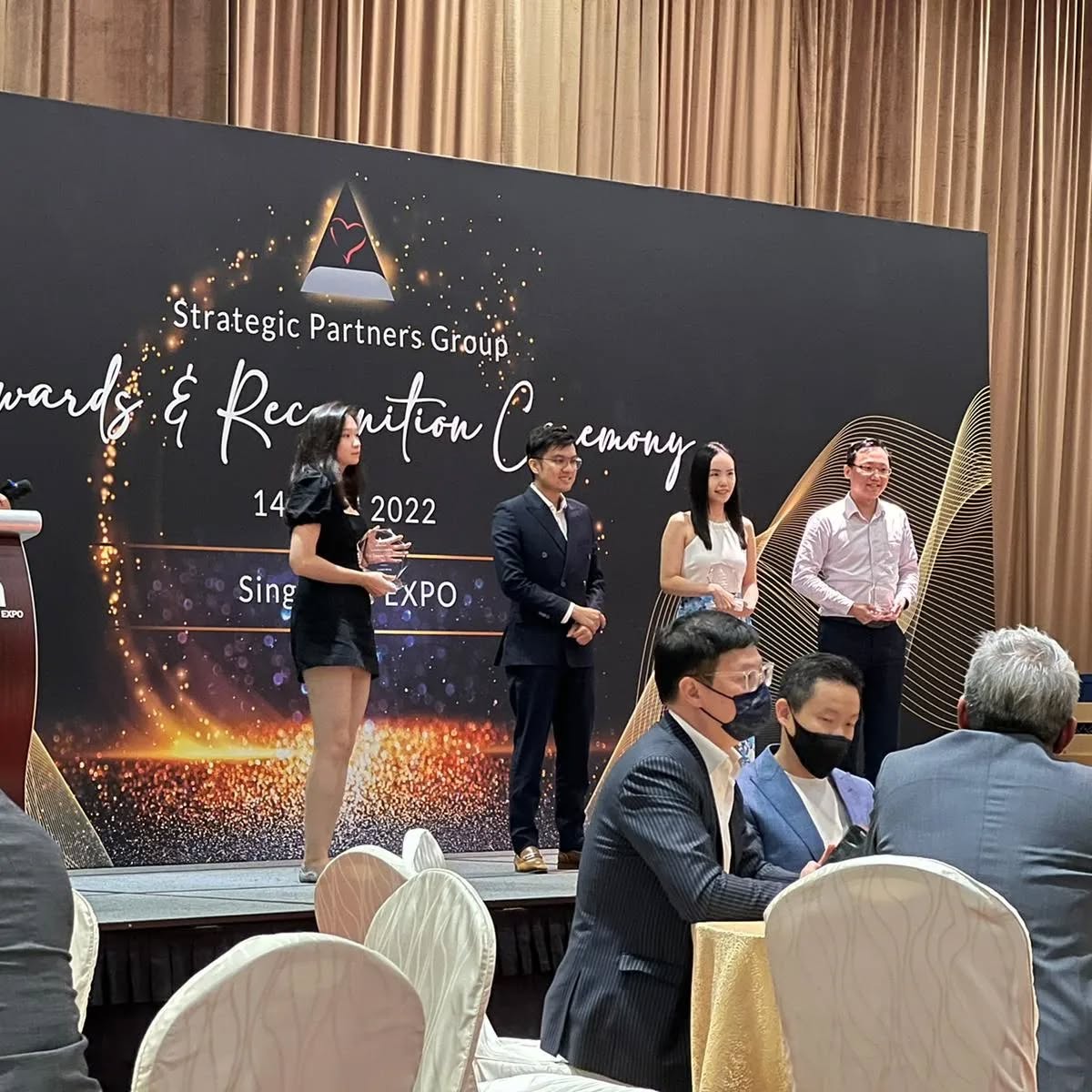 "Things work out best for those who make the best of how things work out."
- John Wooden
And thus Congratulations to our 2021 Top 3 FC of Desmond Looi & Associates ✨️🎊🎉
You all made me proud and honored to be able to work with all of you.
Top - @lynettew
1st Runner up - @aileenlin__
2nd runner up - dannychongsg
👏👏👏
#dlalifestyle
#top3
#success
#winners
#successfulindividual
#achievement