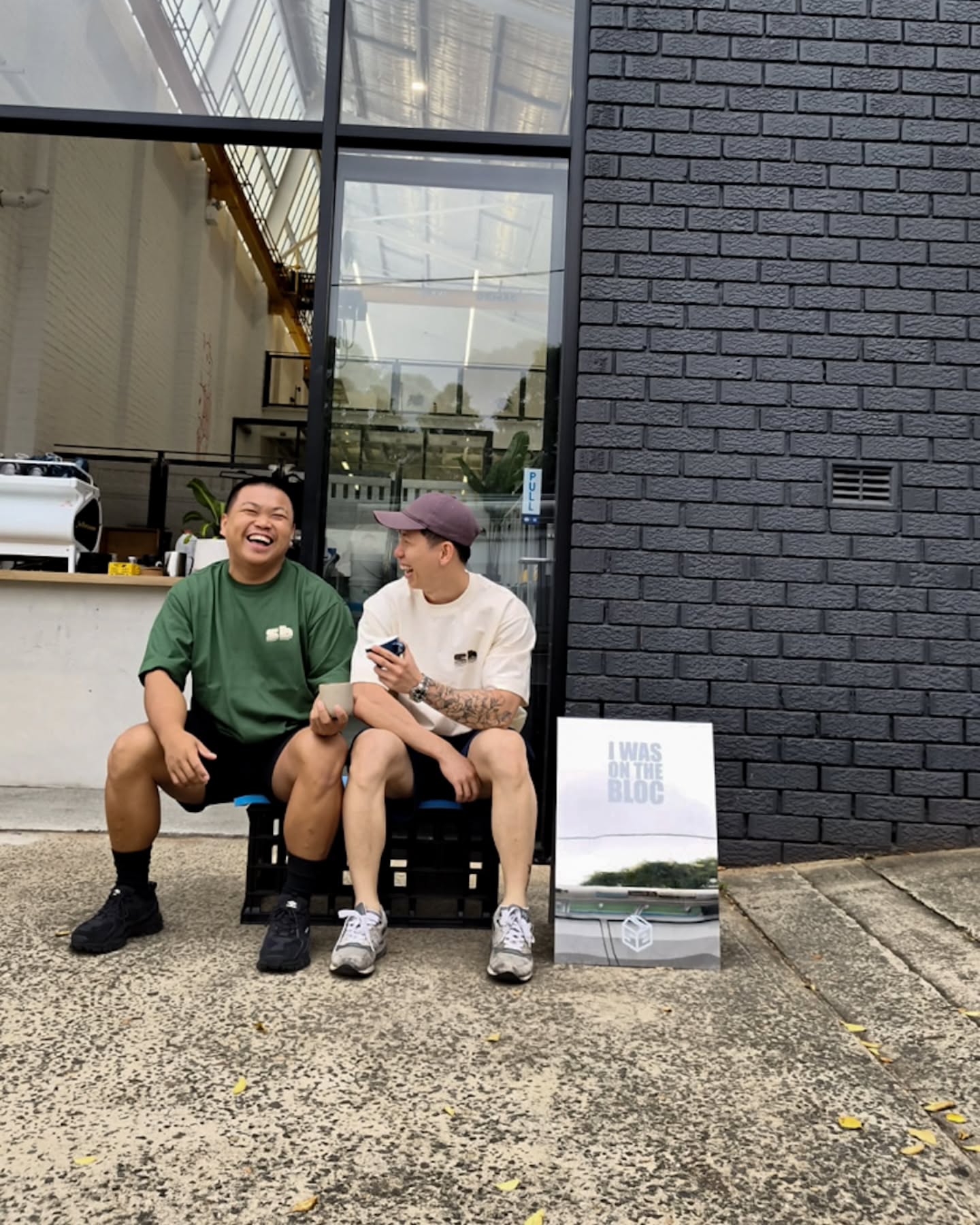 1/2 of the SB team wearing our newest and first ever merch since we've opened 🥹 come get yours this weekend!
📸 : @moses.29, @boywrestler & ken 🔥