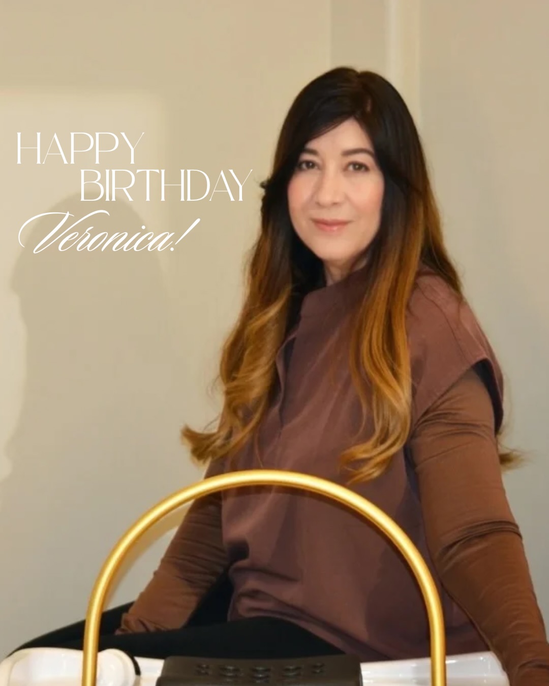Happy birthday to a very special person, Veronica! 🎂
A successful business owner, amazing mom, caring friend - and everything in between! She truly does it all, while still making it look easy ✨
Cheers to another beautiful year! Wishing you the best day, and we hope you feel so loved! 🤎
#businessowner #headspa #birthday #celebrate #birthdaypost