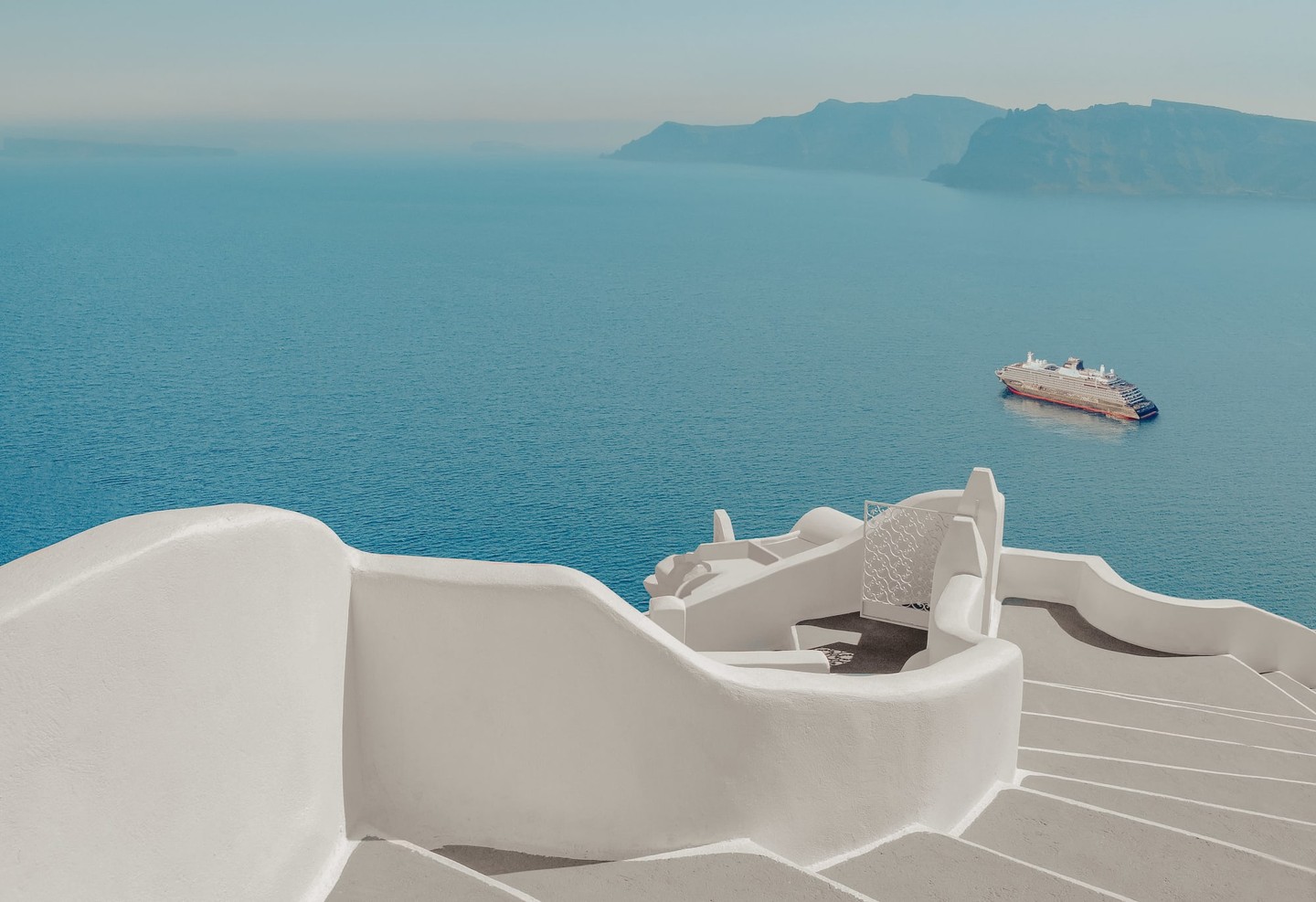 Are you looking for the ideal Mediterranean itinerary that stops at the most sought-after ports in a calmer setting?Aboard Explora Journeys, travel from 29 November to 09 December 2026 and explore 9 ports in just 10 nights. Start in Athens, visit Santorini at its most peaceful, then sail through Malta and Italy before stopping along the French Riviera and ending your Journey in Barcelona.This is one of the most sought-after routes in the Mediterranean, experienced in a quieter, more serene way during the winter season. Let’s secure your getaway now so you can relax under the winter sun.#ExploraJourneys #OceanStateOfMind#mouseonetravel