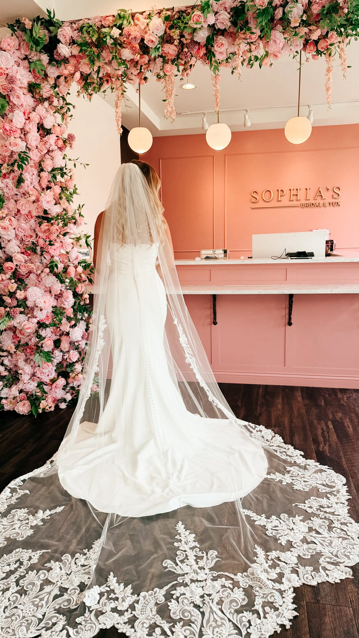 Which wedding veil length would you wear? 🌸
Find these and a million more, at Sophia’s Bridal & Tux flagship bridal boutique in Indianapolis, Indiana!
#weddingdress #bride #weddinginspiration